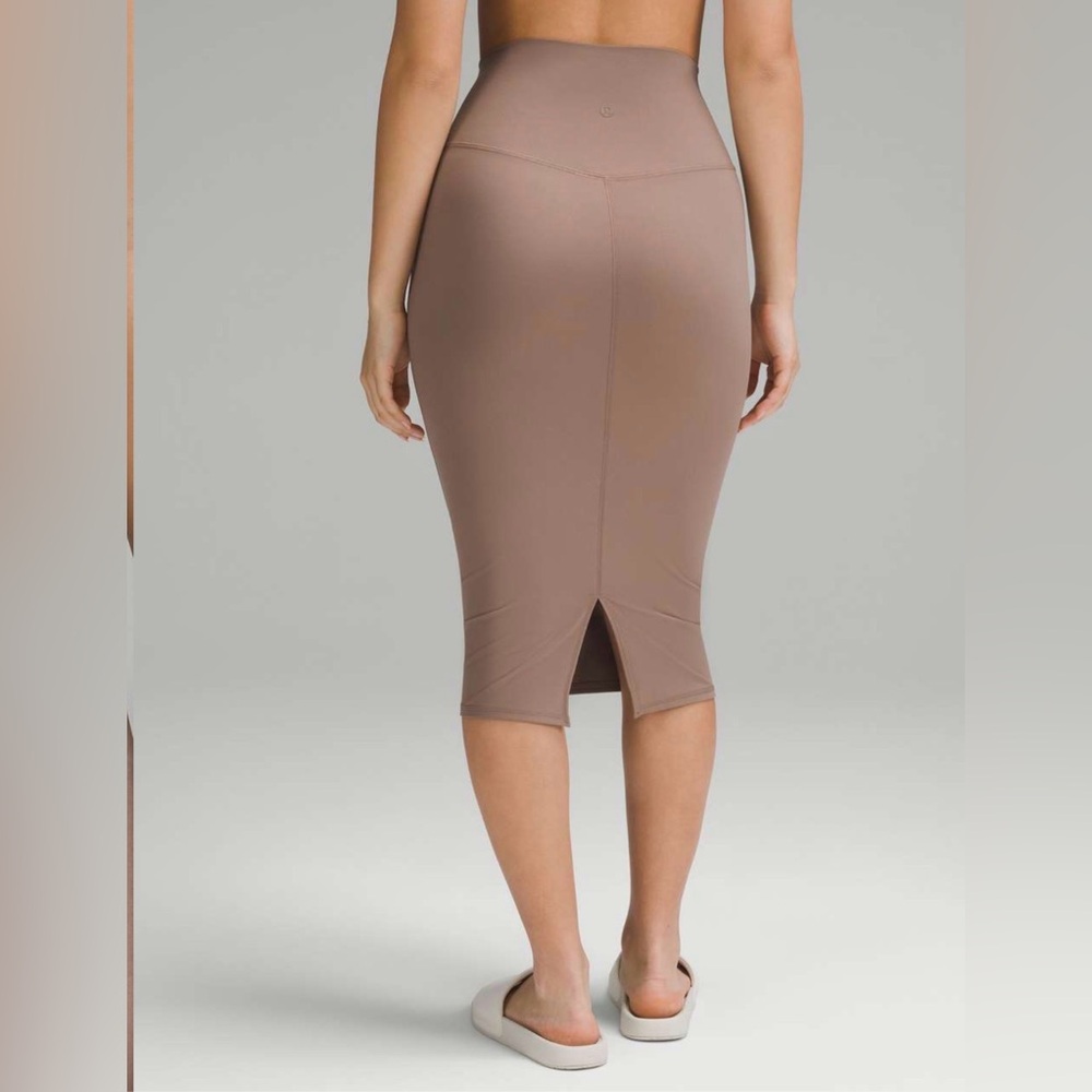 NWOT Lululemon Nulu Slim-Fit High-Rise Skirt in Taupetastic - Picture 3 of 9